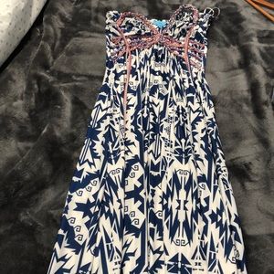 Beautiful maxi dress!!! Great quality material.